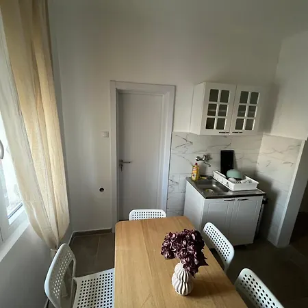 Apartament Kuca Sa Dvoristem