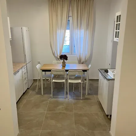 Kuca Sa Dvoristem